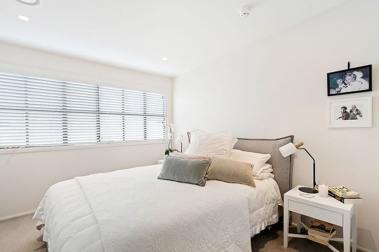 Photo of property in Ford Lofts, 8/15a Augustus Terrace, Parnell, Auckland, 1052