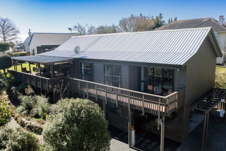 Photo of property in 44 Muritai Crescent, Havelock North, 4130