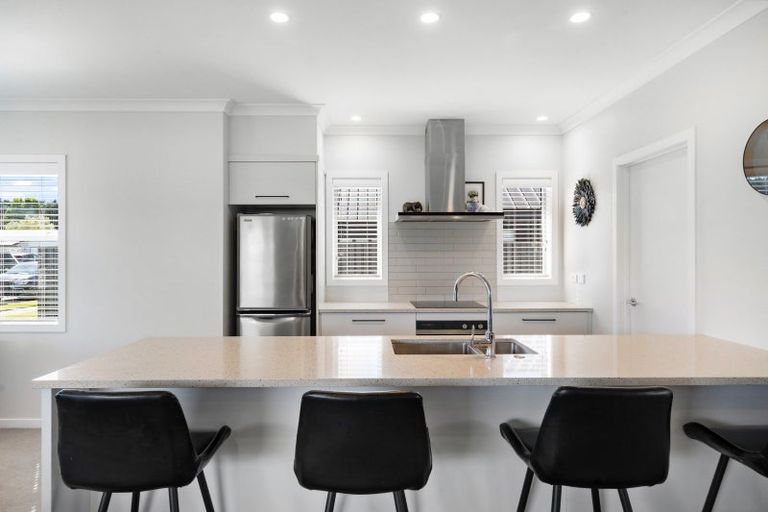 Photo of property in 22 Young Place, Taradale, Napier, 4112