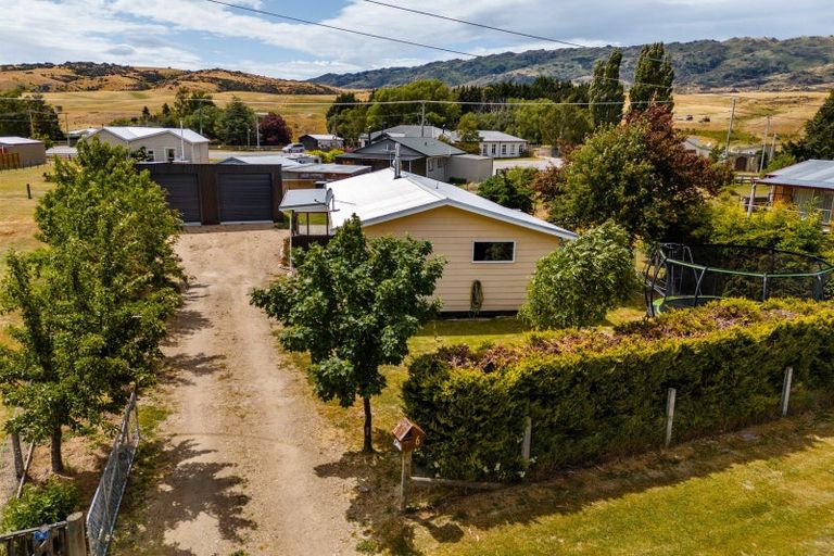 Photo of property in 6 Hall Road, Patearoa, Ranfurly, 9398