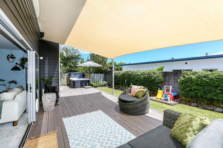 Photo of property in 130a Wairau Road, Oakura, 4314