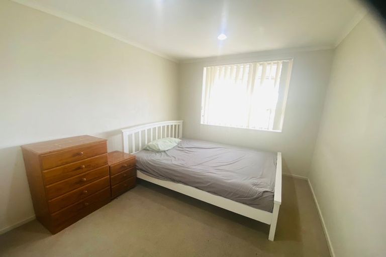 Photo of property in 1 Nykki Place, Papakura, 2110