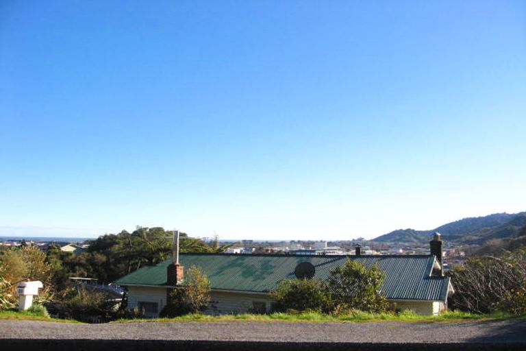 Photo of property in 35 Freyberg Terrace, Greymouth, 7805