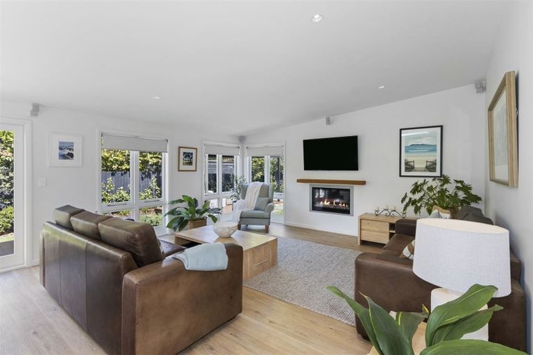 Photo of property in 69 Kotare Street, Fendalton, Christchurch, 8041