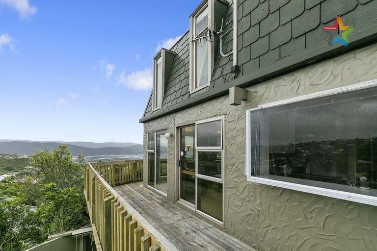 Photo of property in 33 Acacia Avenue, Maungaraki, Lower Hutt, 5010