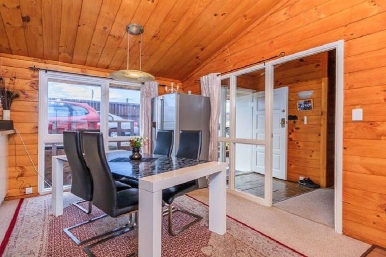 Photo of property in 60 Carlisle Road, Browns Bay, Auckland, 0630