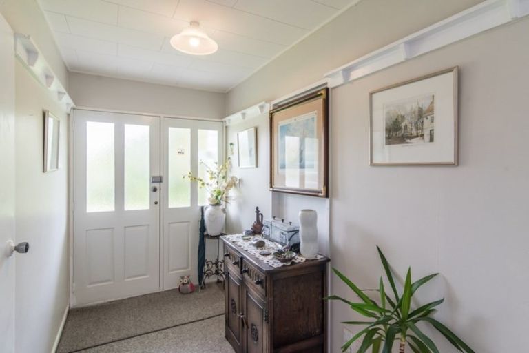 Photo of property in 9 Lesley Grove, Waikanae, 5036