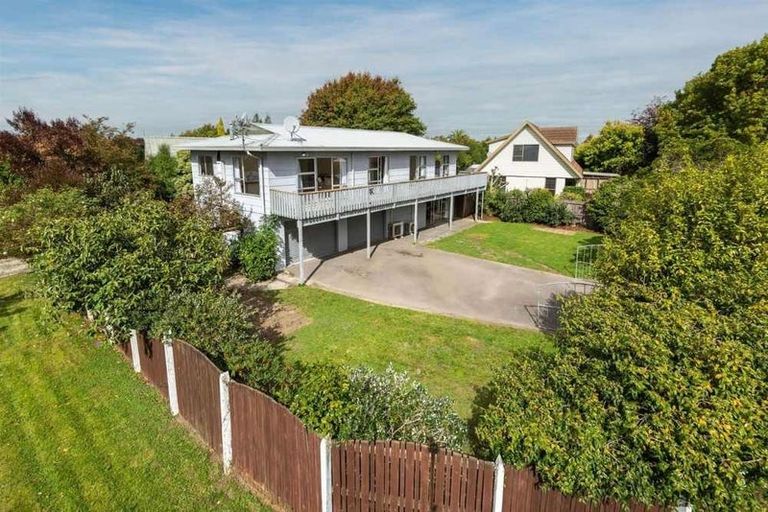 Photo of property in 6 Jenkins Avenue, Redwood, Christchurch, 8051