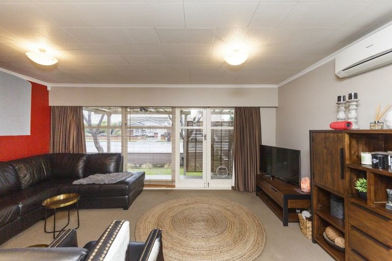 Photo of property in 1b Wood Street, Takaro, Palmerston North, 4410