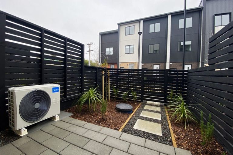 Photo of property in 3/327 Glengarry Road, Glen Eden, Auckland, 0602