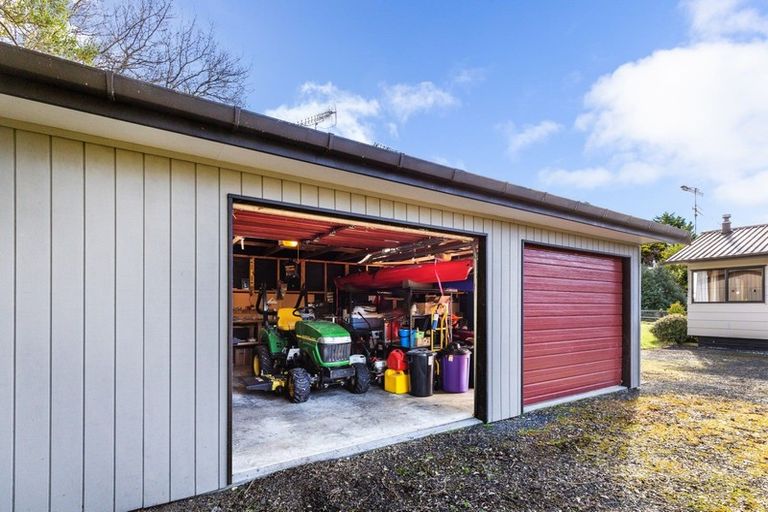 Photo of property in 17 Parerohi Grove, Kuratau, Turangi, 3381