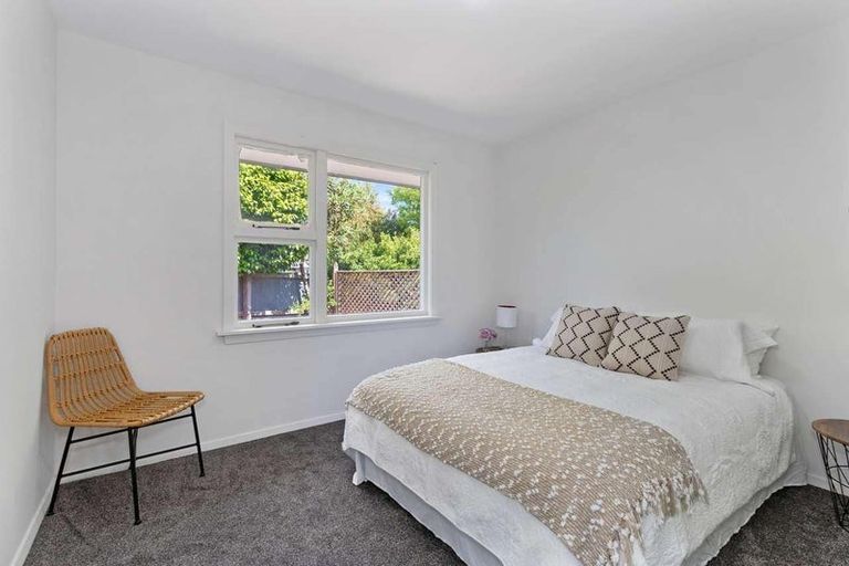 Photo of property in 38 Pinehurst Crescent, Russley, Christchurch, 8042