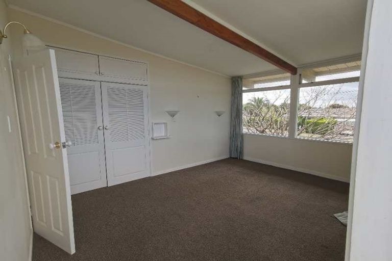 Photo of property in 1/37 Coronation Road, Hillcrest, Auckland, 0627