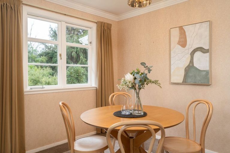 Photo of property in 1 Tainui Terrace, Tawa, Wellington, 5028