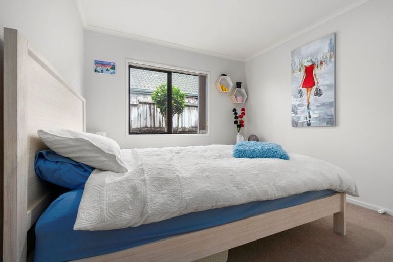 Photo of property in 28 Woodcroft Way, Pukekohe, 2120