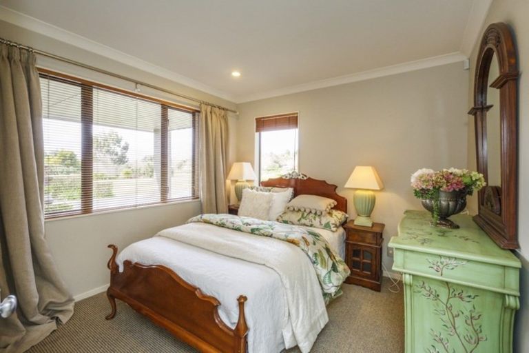 Photo of property in 15 Dobsons Lane, Kelvin Grove, Palmerston North, 4470