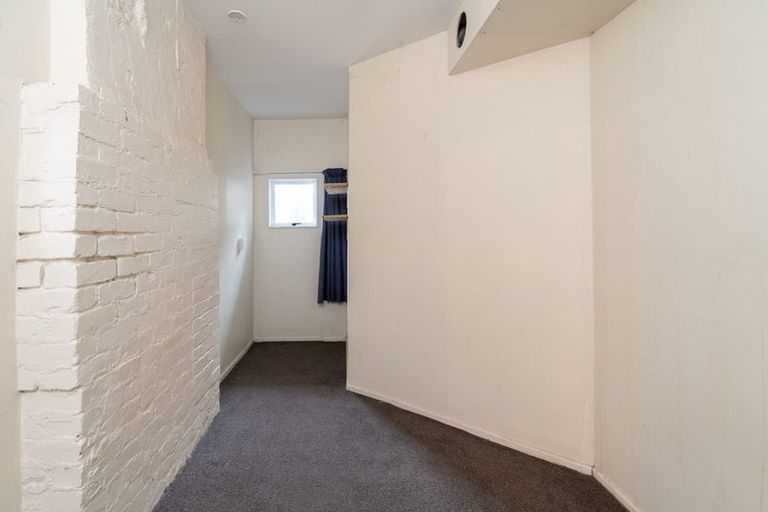 Photo of property in 76a Kelburn Parade, Kelburn, Wellington, 6012