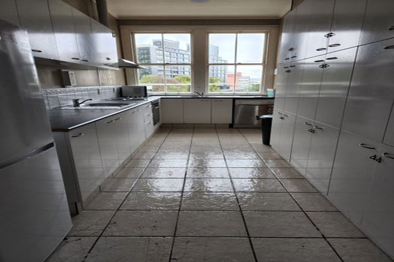 Photo of property in 48 Aurora Terrace, Kelburn, Wellington, 6012