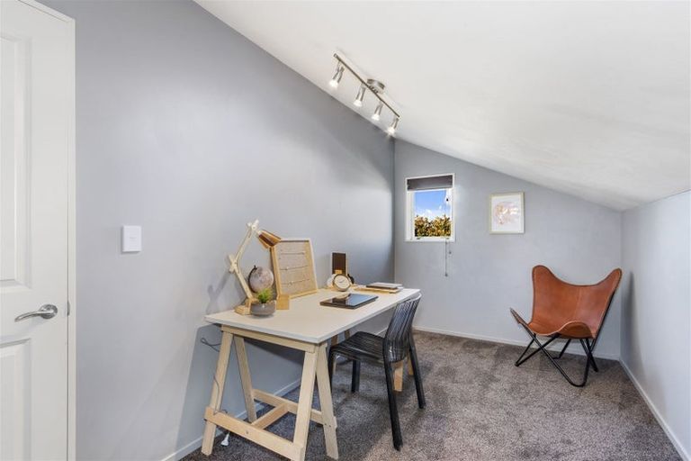 Photo of property in 15 Dinglebay Place, Casebrook, Christchurch, 8051