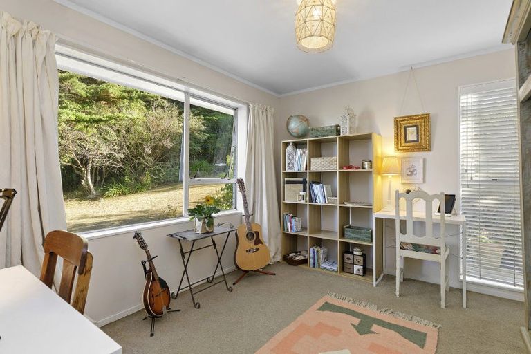 Photo of property in 19a Hicks Close, Whitby, Porirua, 5024