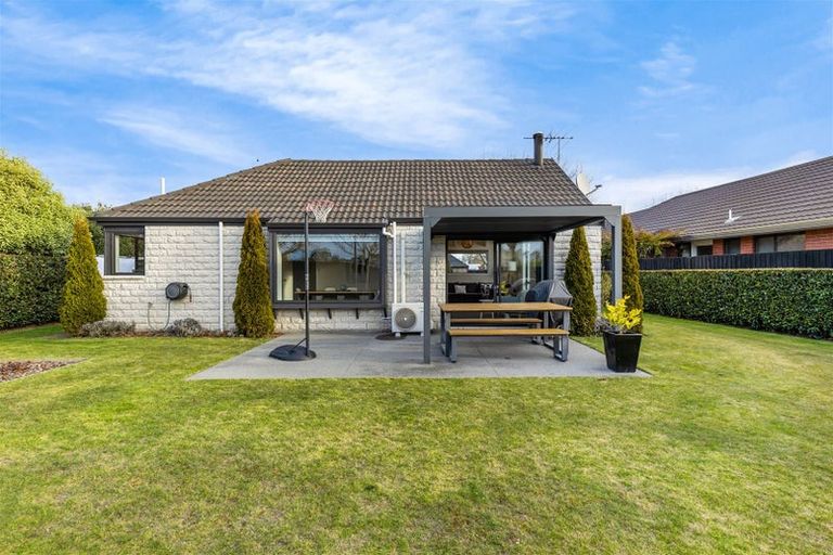 Photo of property in 44 Karnak Crescent, Russley, Christchurch, 8042