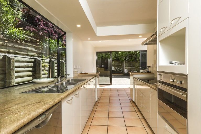 Photo of property in 34 Coster Street, Enner Glynn, Nelson, 7011