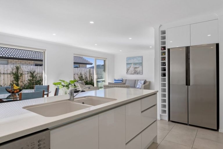 Photo of property in 6 Batty Street, Papamoa Beach, Papamoa, 3118