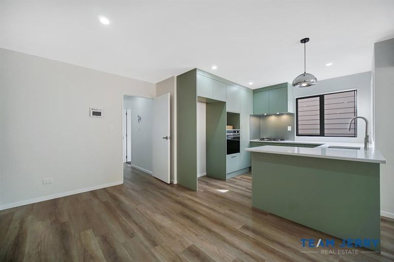 Photo of property in 21 Combat Street, Papakura, 2110