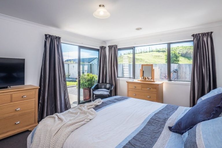 Photo of property in 97 The Drive, Paraparaumu Beach, Paraparaumu, 5032