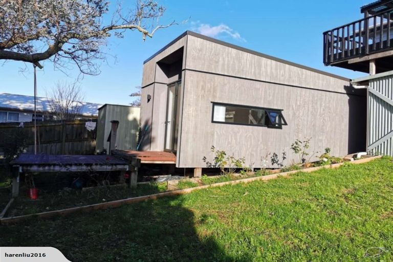 Photo of property in 2/20 Celeste Place, Totara Vale, Auckland, 0627