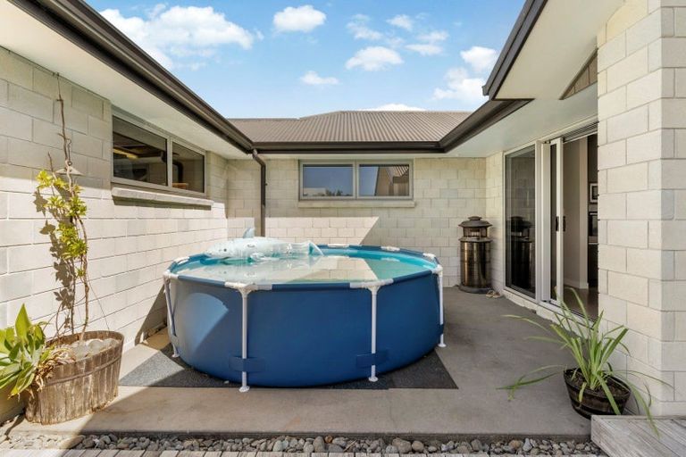 Photo of property in 5 Greenvale Place, Welcome Bay, Tauranga, 3112