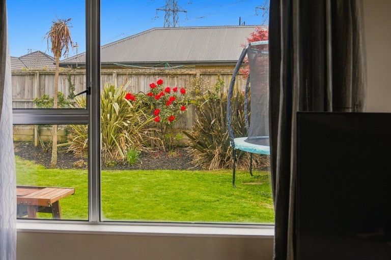 Photo of property in 4/122 Middlepark Road, Sockburn, Christchurch, 8042