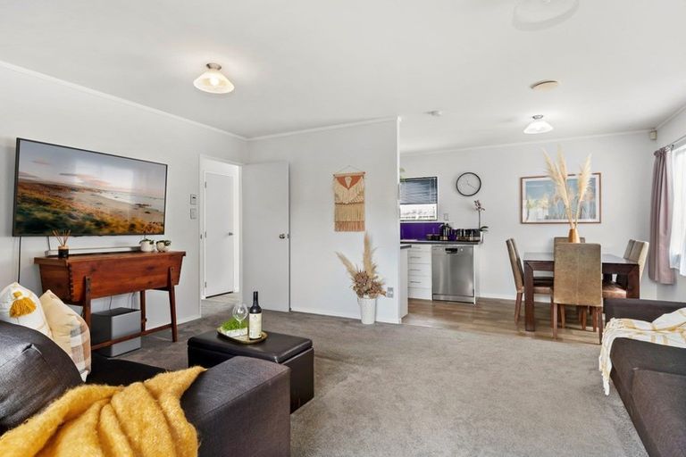 Photo of property in 10b Resolution Road, Welcome Bay, Tauranga, 3112