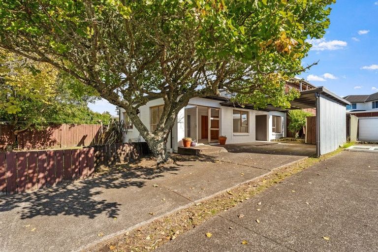 Photo of property in 6 Quo Vadis Place, Red Beach, 0932