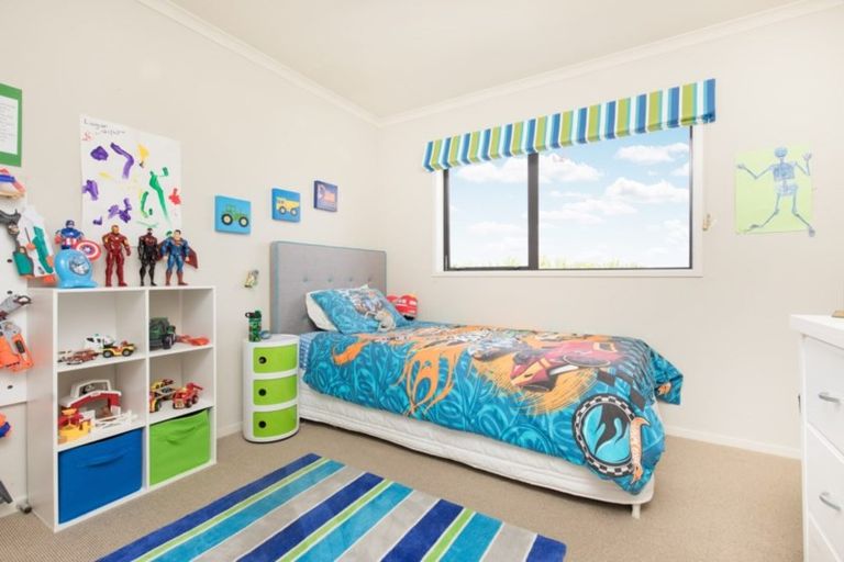 Photo of property in 7 Bovill Way, Tuakau, 2121