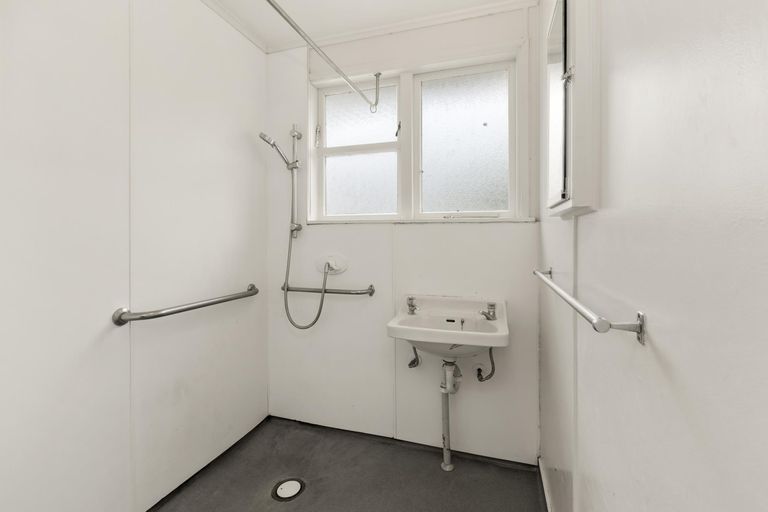 Photo of property in 124 Clarkin Road, Fairfield, Hamilton, 3214