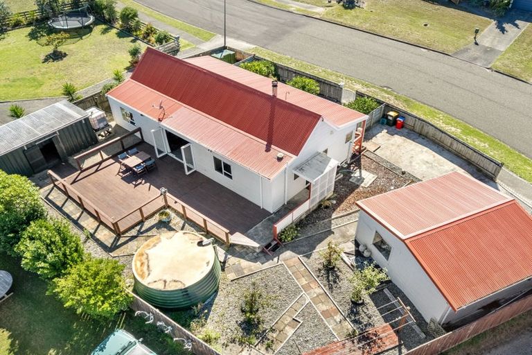 Photo of property in 10 Taonui Street, Waitarere Beach, Levin, 5510