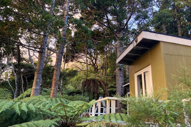 Photo of property in 103 Lone Kauri Road, Karekare, Auckland, 0772