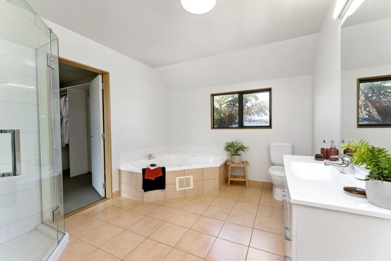 Photo of property in 8 Avion Terrace, Raumati Beach, Paraparaumu, 5032