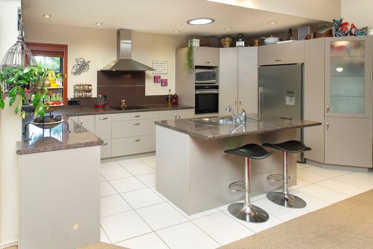 Photo of property in 108 Rowesdale Drive, Ohauiti, Tauranga, 3112