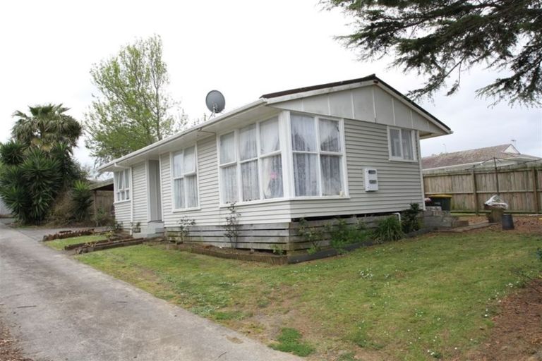Photo of property in 10 Lane Road, Weymouth, Auckland, 2103