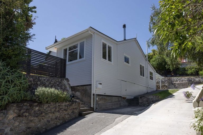 Photo of property in 33 Coote Road, Bluff Hill, Napier, 4110