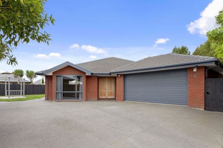 Photo of property in 6 Te Pihopa Way, Aidanfield, Christchurch, 8025