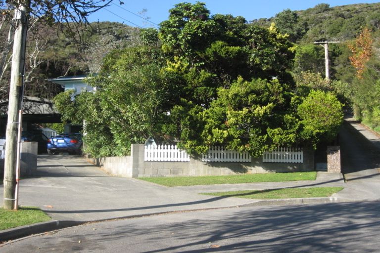 Photo of property in 20 James Grove, Stokes Valley, Lower Hutt, 5019