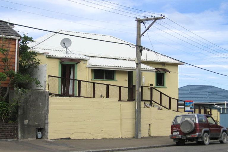 Photo of property in 211 Derwent Street, Island Bay, Wellington, 6023