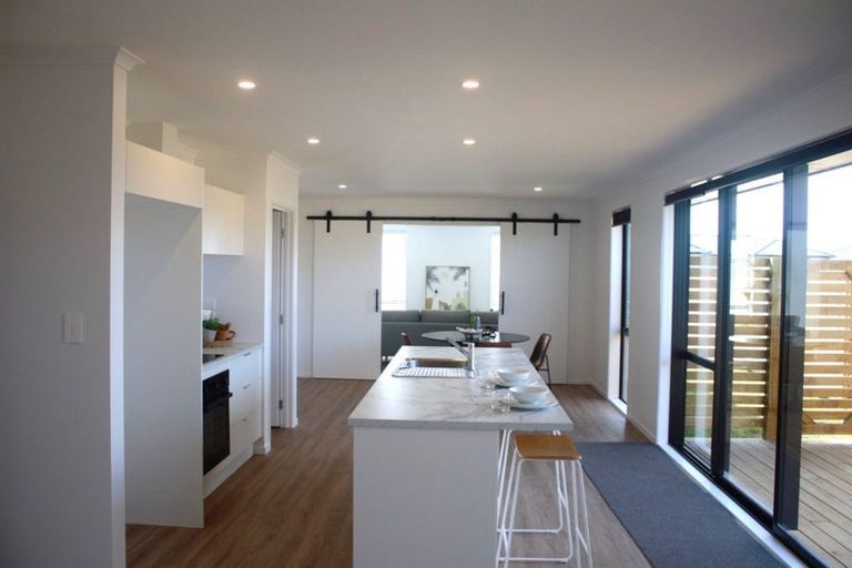 Photo of property in 15 Te Taniwha Road, One Tree Point, 0118