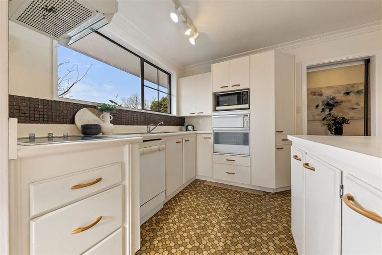 Photo of property in 11 Karnak Crescent, Russley, Christchurch, 8042