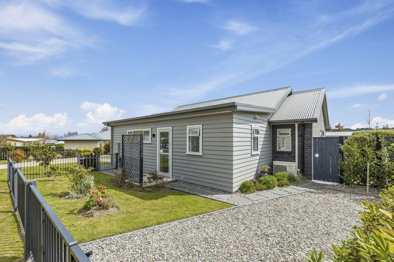 Photo of property in 4 Rogers Place, Kinloch, Taupo, 3377
