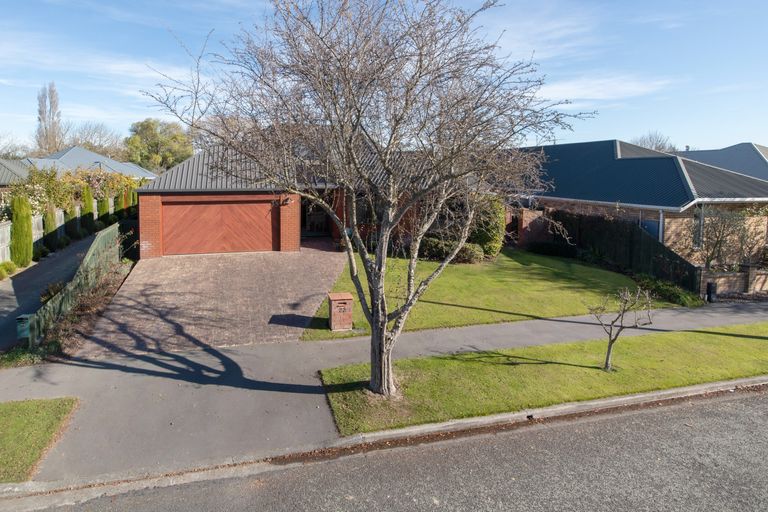 Photo of property in 22 Berkshire Drive, Avonhead, Christchurch, 8042