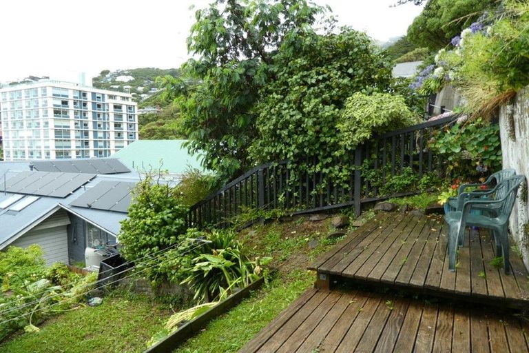 Photo of property in 4 Oriental Terrace, Oriental Bay, Wellington, 6011